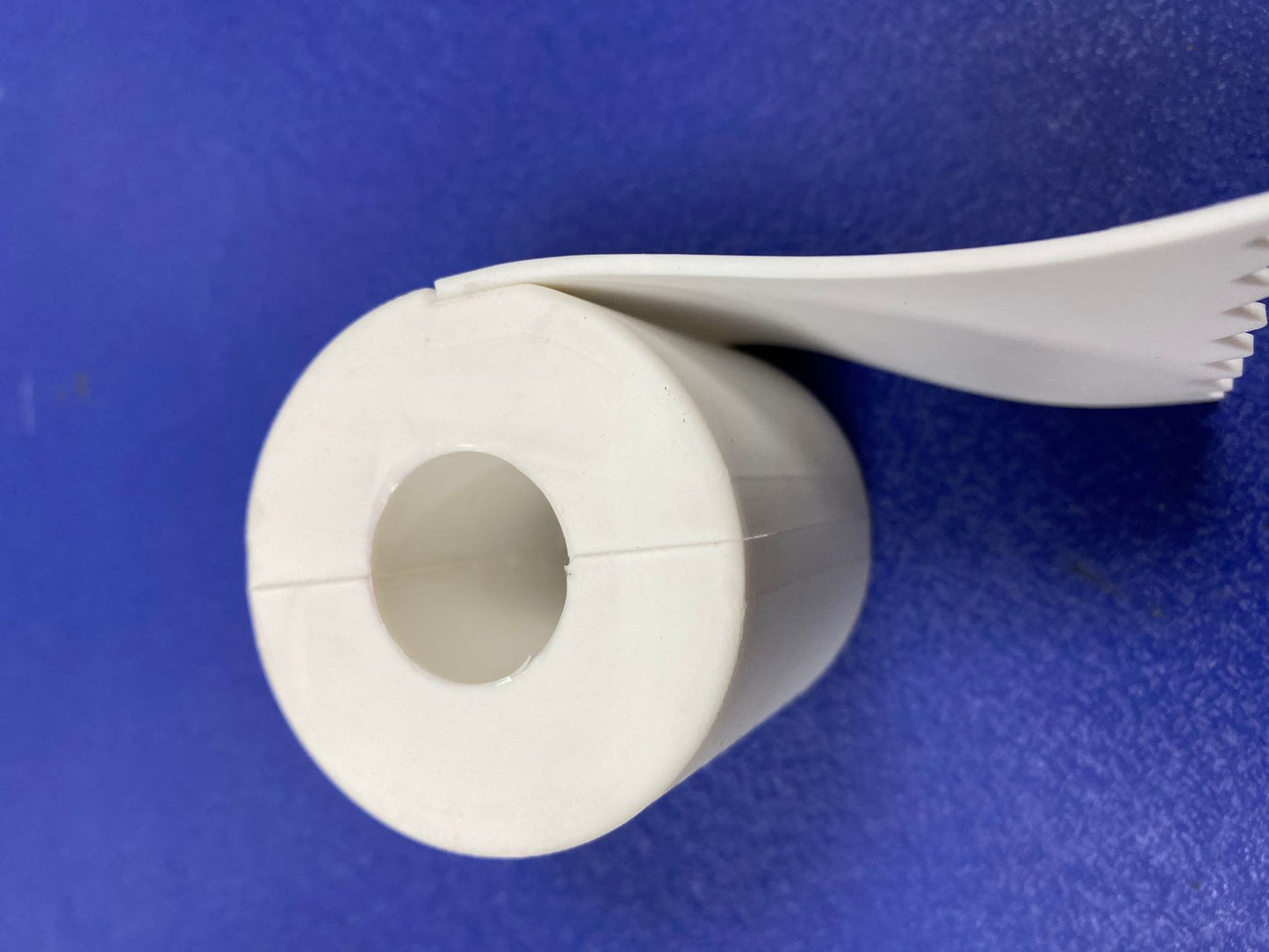 Roll paper hanging pendant
